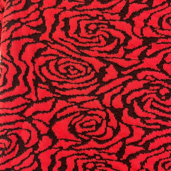 2/$15 Fitted Drop-shoulder Dress Size L - Picture 8 of 8